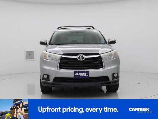 Silver 2016 Toyota Highlander XLE