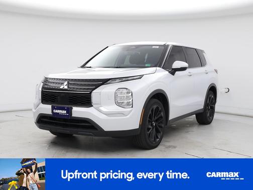 2022 Mitsubishi Outlander ES