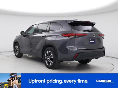 Gray 2021 Toyota Highlander XLE