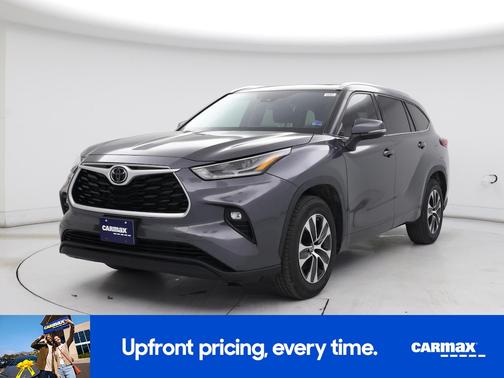 Gray 2021 Toyota Highlander XLE