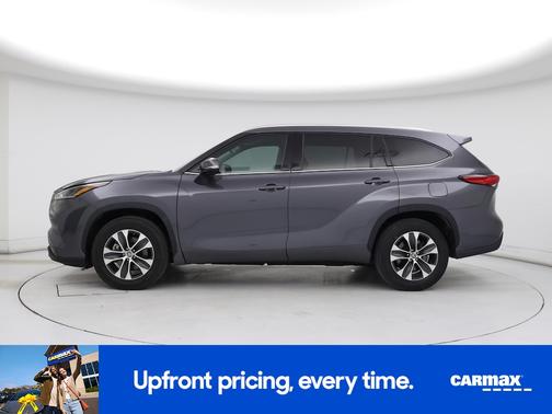 Gray 2021 Toyota Highlander XLE