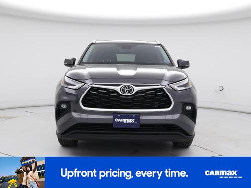 Gray 2021 Toyota Highlander XLE