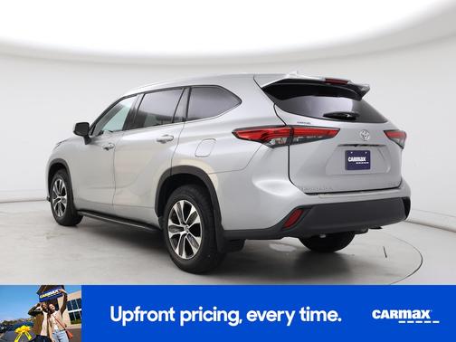 Silver 2022 Toyota Highlander XLE