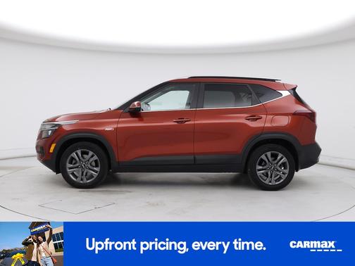 Red 2021 Kia Seltos S