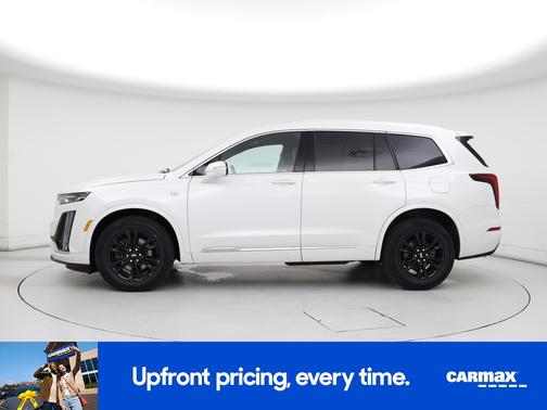 White 2023 Cadillac XT6 Luxury