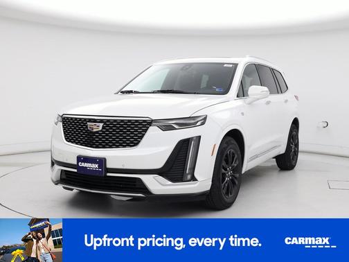 White 2023 Cadillac XT6 Luxury