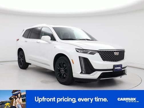 White 2023 Cadillac XT6 Luxury