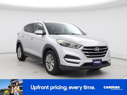 Silver 2017 Hyundai TUCSON SE