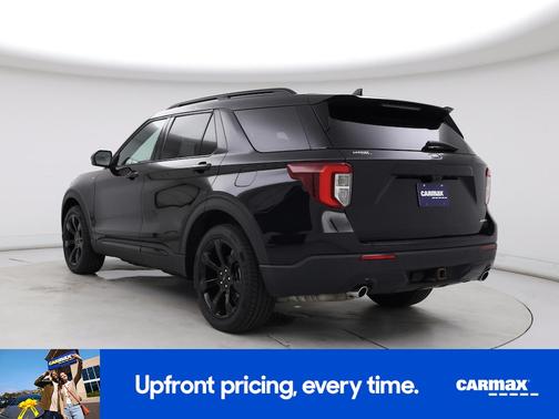 Black 2022 Ford Explorer ST-Line