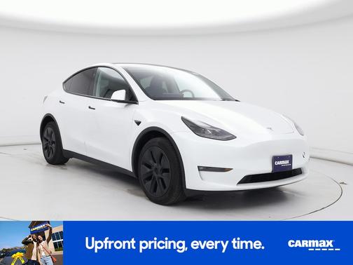 White 2024 Tesla Model Y Long Range