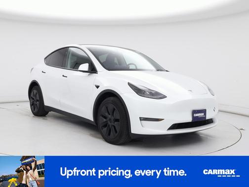 White 2024 Tesla Model Y Long Range