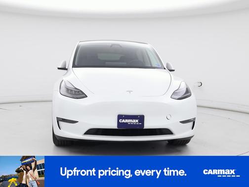 White 2024 Tesla Model Y Long Range