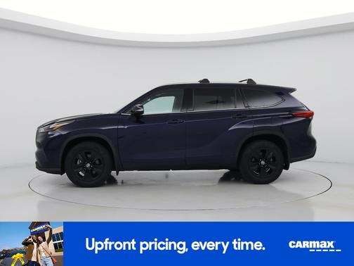Blue 2022 Toyota Highlander XLE