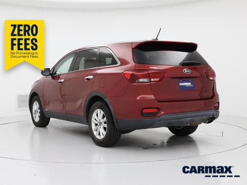 Red 2019 Kia Sorento LX