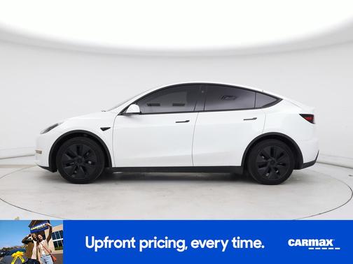 White 2024 Tesla Model Y Long Range