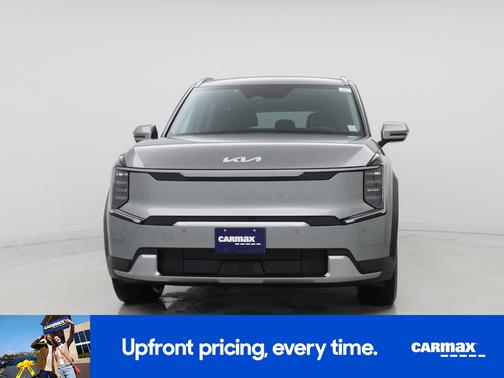 Gray 2024 Kia EV9 Wind