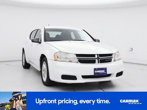 White 2014 Dodge Avenger SE