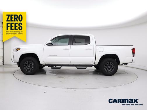 White 2023 Toyota Tacoma SR5