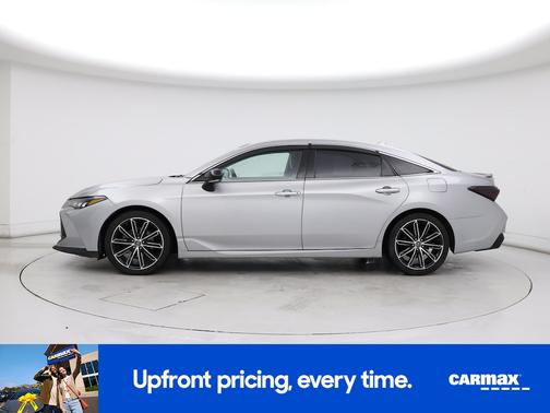 Silver 2019 Toyota Avalon XSE