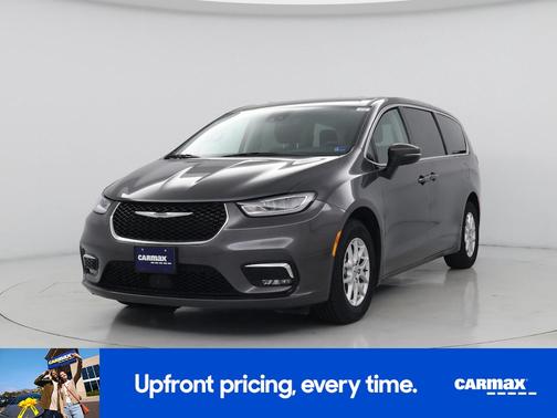 Gray 2023 Chrysler Pacifica Touring L