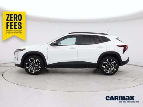 White 2025 Chevrolet Trax 2RS