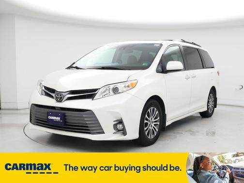 2018 Toyota Sienna XLE