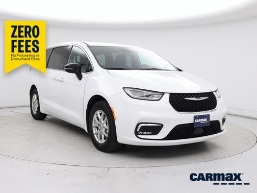 White 2025 Chrysler Pacifica Select
