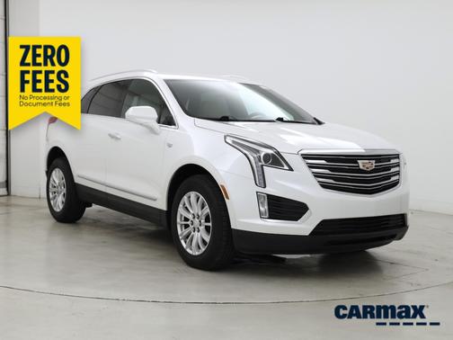 White 2017 Cadillac XT5