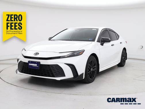 White 2025 Toyota Camry SE