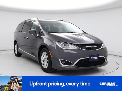 Gray 2019 Chrysler Pacifica Touring L