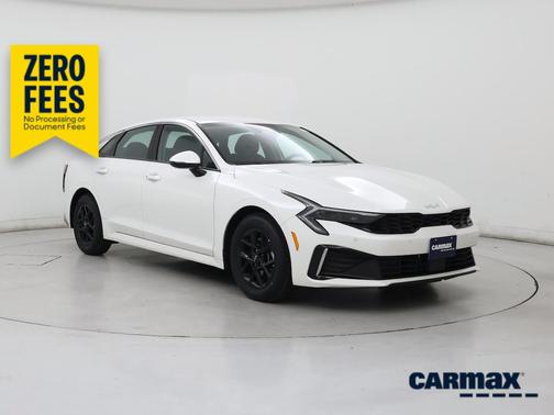 White 2025 Kia K5 LXS