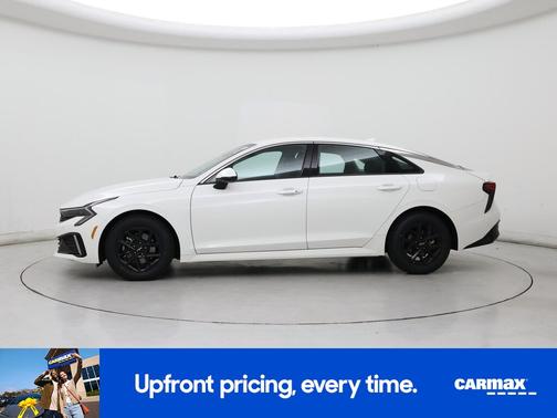 White 2025 Kia K5 LXS