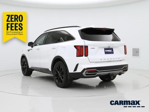 White 2022 Kia Sorento SX