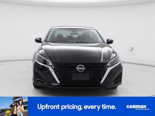 Black 2023 Nissan Altima SV