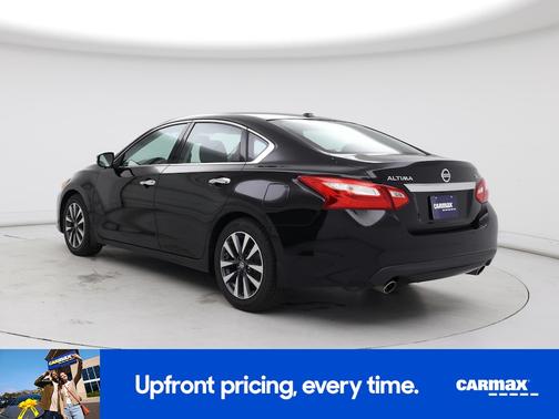 Black 2016 Nissan Altima SL
