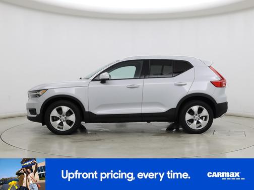 2021 Volvo XC40 T4 Momentum