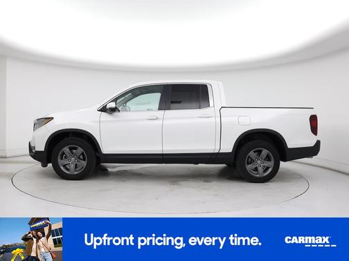 White 2023 Honda Ridgeline RTL