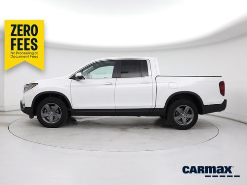 White 2023 Honda Ridgeline RTL