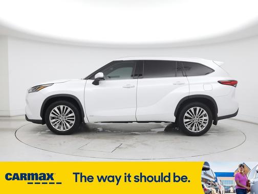 2022 Toyota Highlander Hybrid Platinum