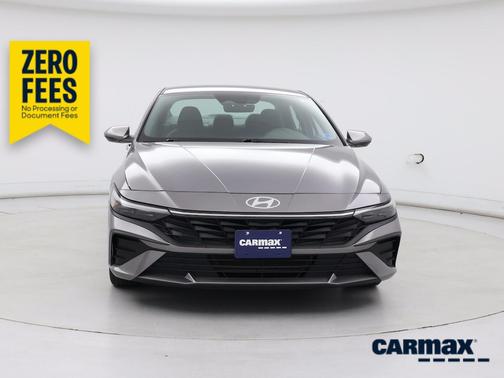 Silver 2024 Hyundai ELANTRA SE