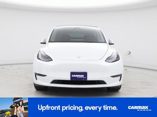 White 2024 Tesla Model Y Long Range