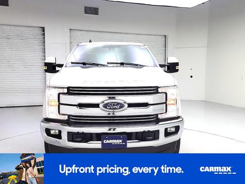 White 2019 Ford F-250 Lariat