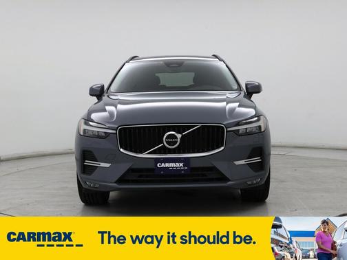 2022 Volvo XC60 B5 Momentum