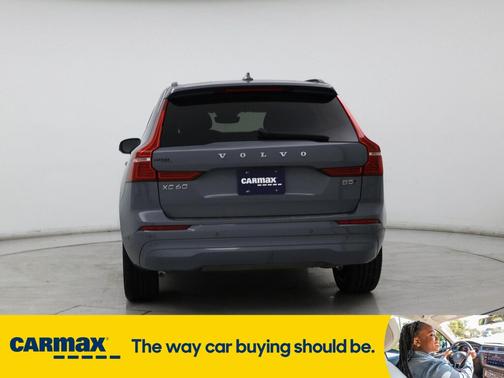 2022 Volvo XC60 B5 Momentum