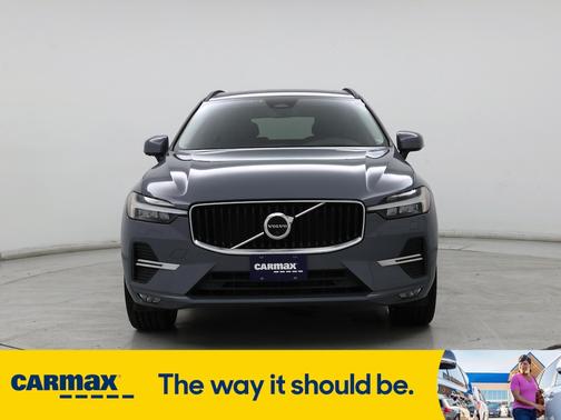 2022 Volvo XC60 B5 Momentum