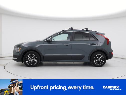 Green 2024 Kia Niro EX