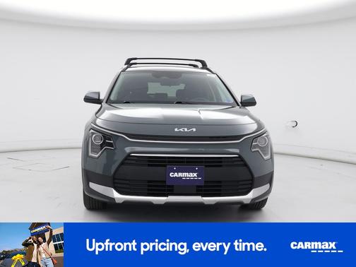 Green 2024 Kia Niro EX