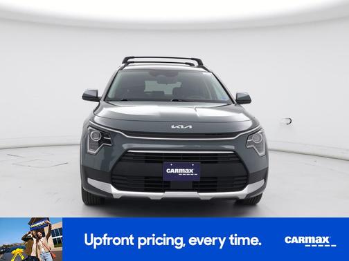 Green 2024 Kia Niro EX