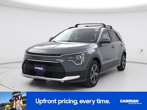 Green 2024 Kia Niro EX