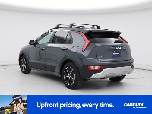 Green 2024 Kia Niro EX